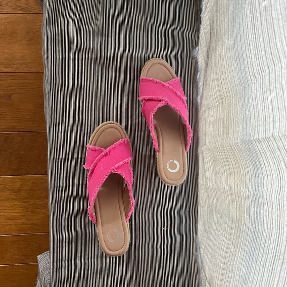 Size 9.5 women’s sandals - Picture 2 of 2